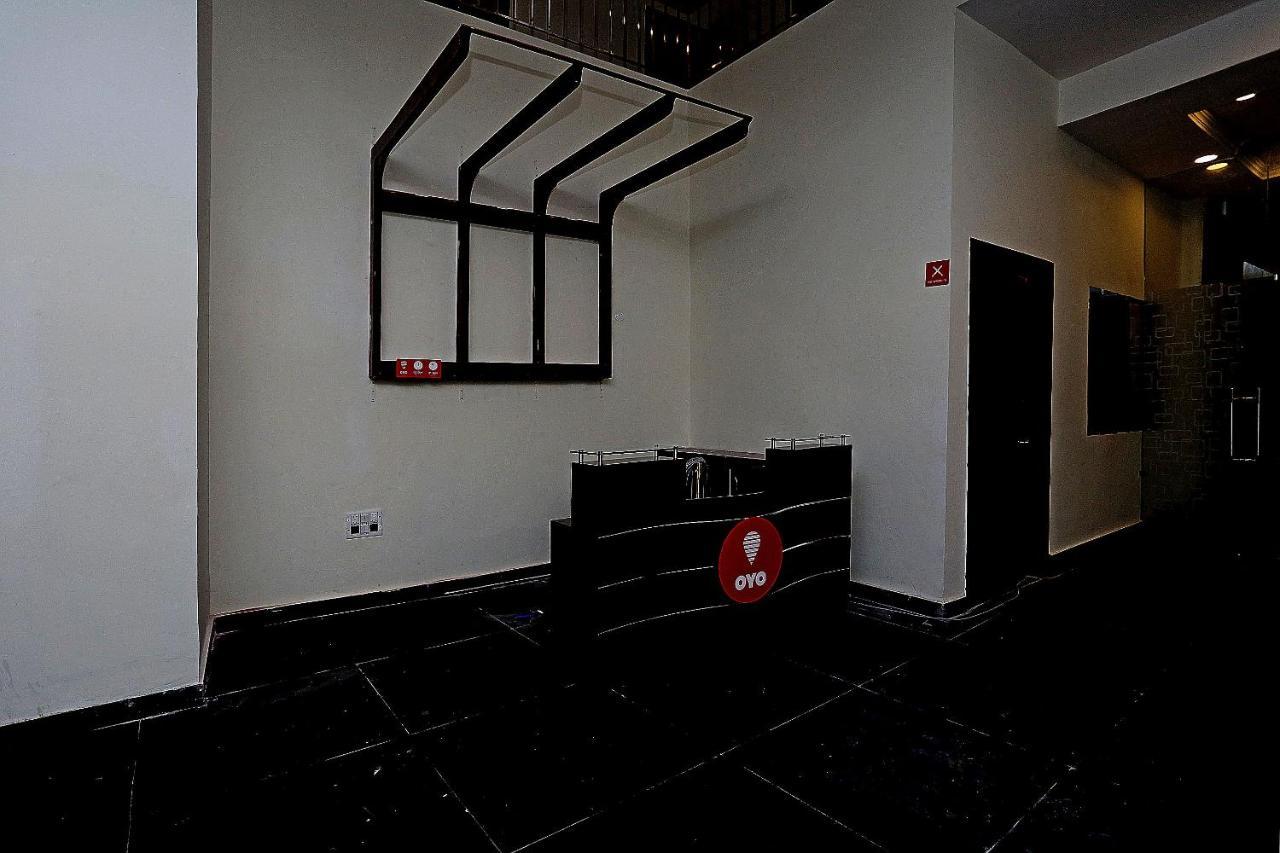 Oyo 12171 Hotel Sky View غورغاون المظهر الخارجي الصورة