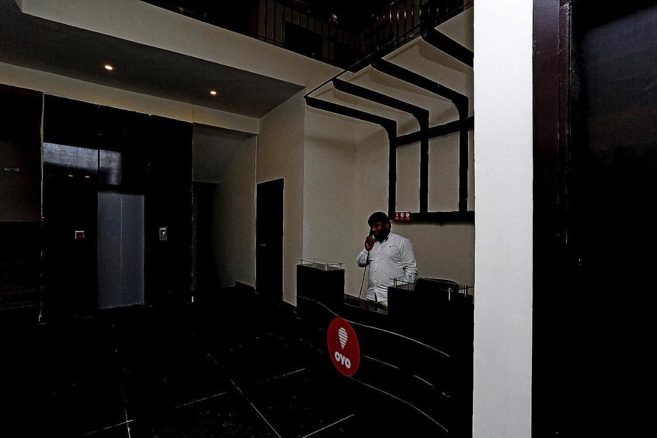 Oyo 12171 Hotel Sky View غورغاون المظهر الخارجي الصورة